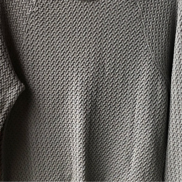 043 - ASOS Gray Crewneck Sweater with Textured Knit - Muscle fit - Picture 13 of 14